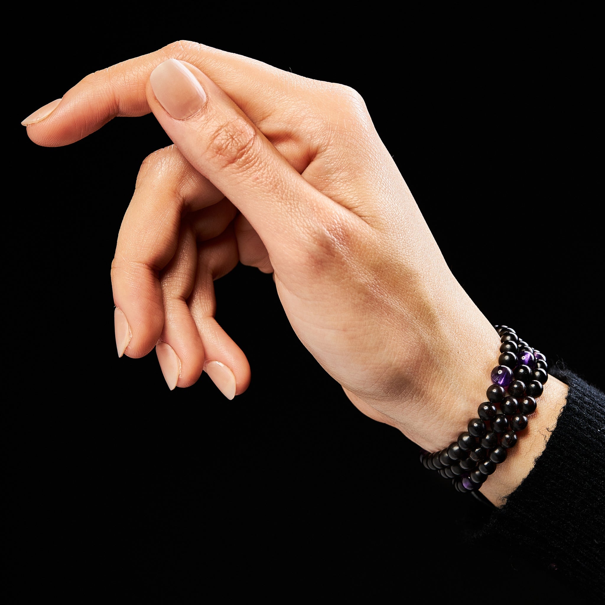 The Traveller Sibha Bracelet: Amethyst and Ebony - 99 Beads, 5.5mm