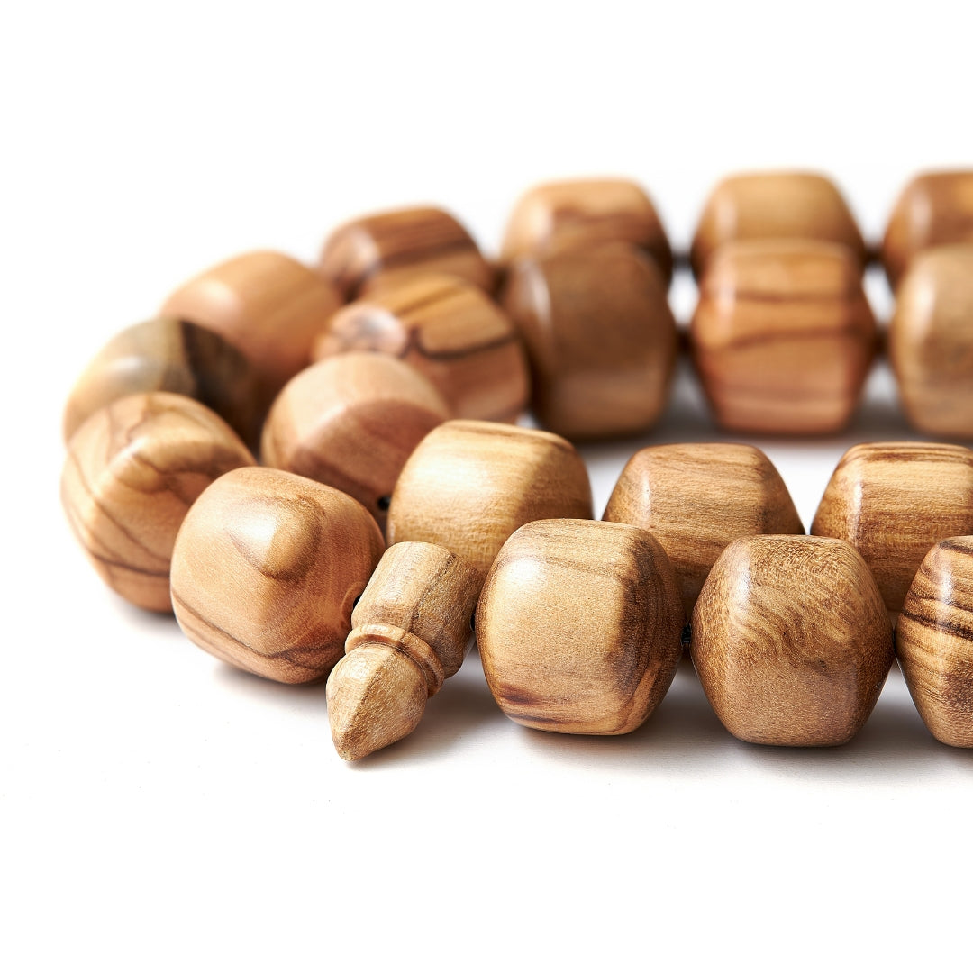 The Connoisseur Sibha: Grained Olive Wood (Pomme Edition), 33 Beads, 13mm